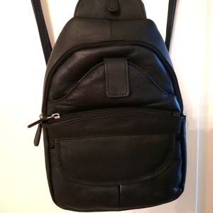 Mini Leather Backpack. Black.